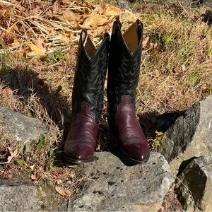 Dan Post Boots Men’s 8 D or Women’s 9 ½ C. 2 Tone Black and Cabernet